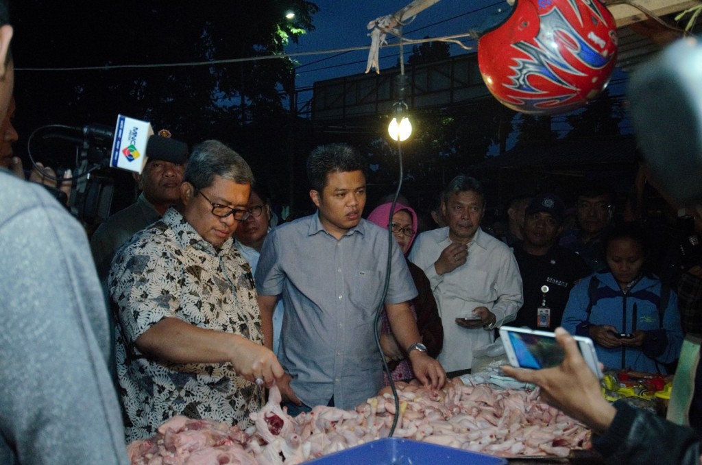 Pantau Harga Daging Ayam, KPPU-Aher Sidak ke Pasar Cihaurgeulis